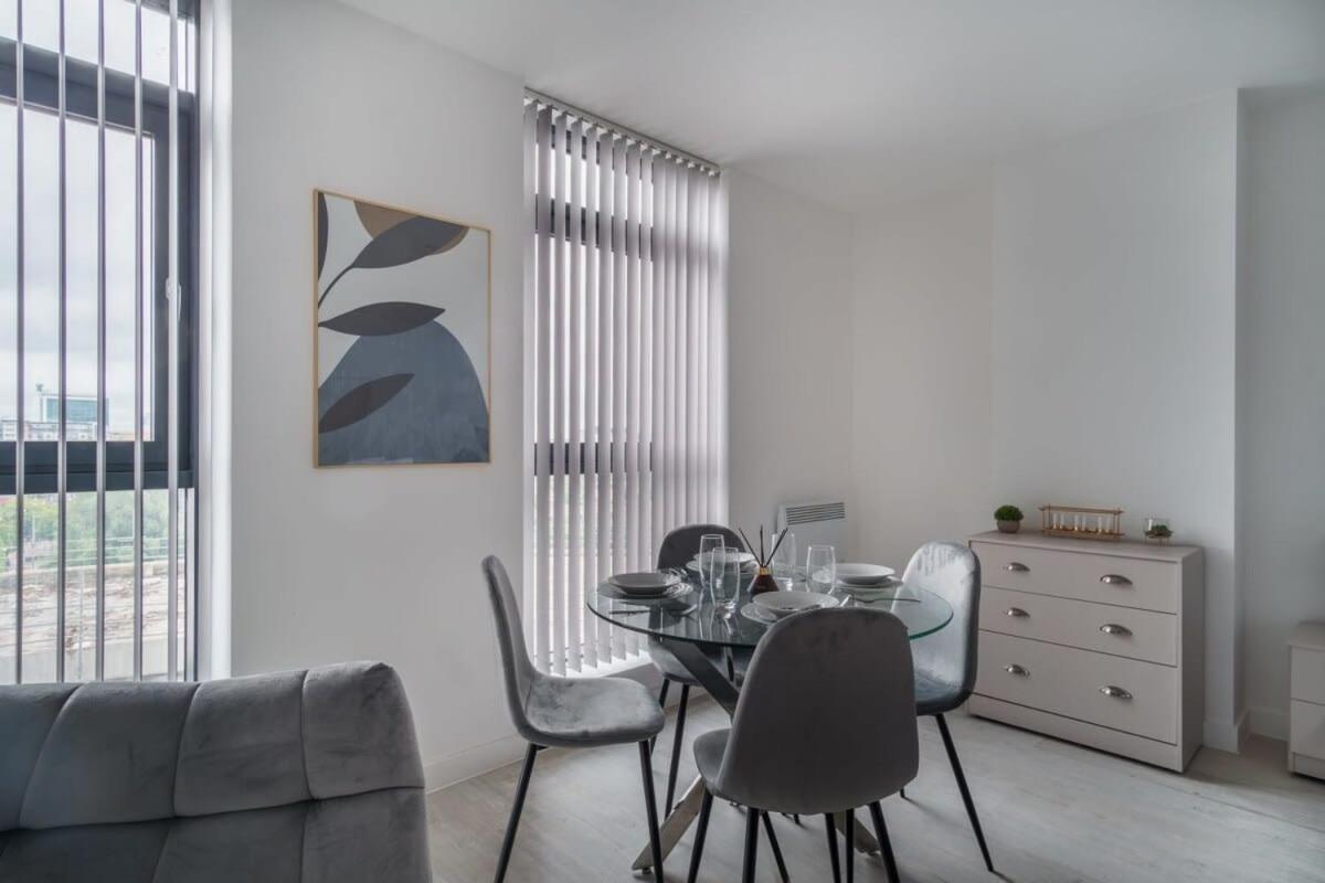 Modern Studio Apartment In Salford Great Views Manchester Luaran gambar