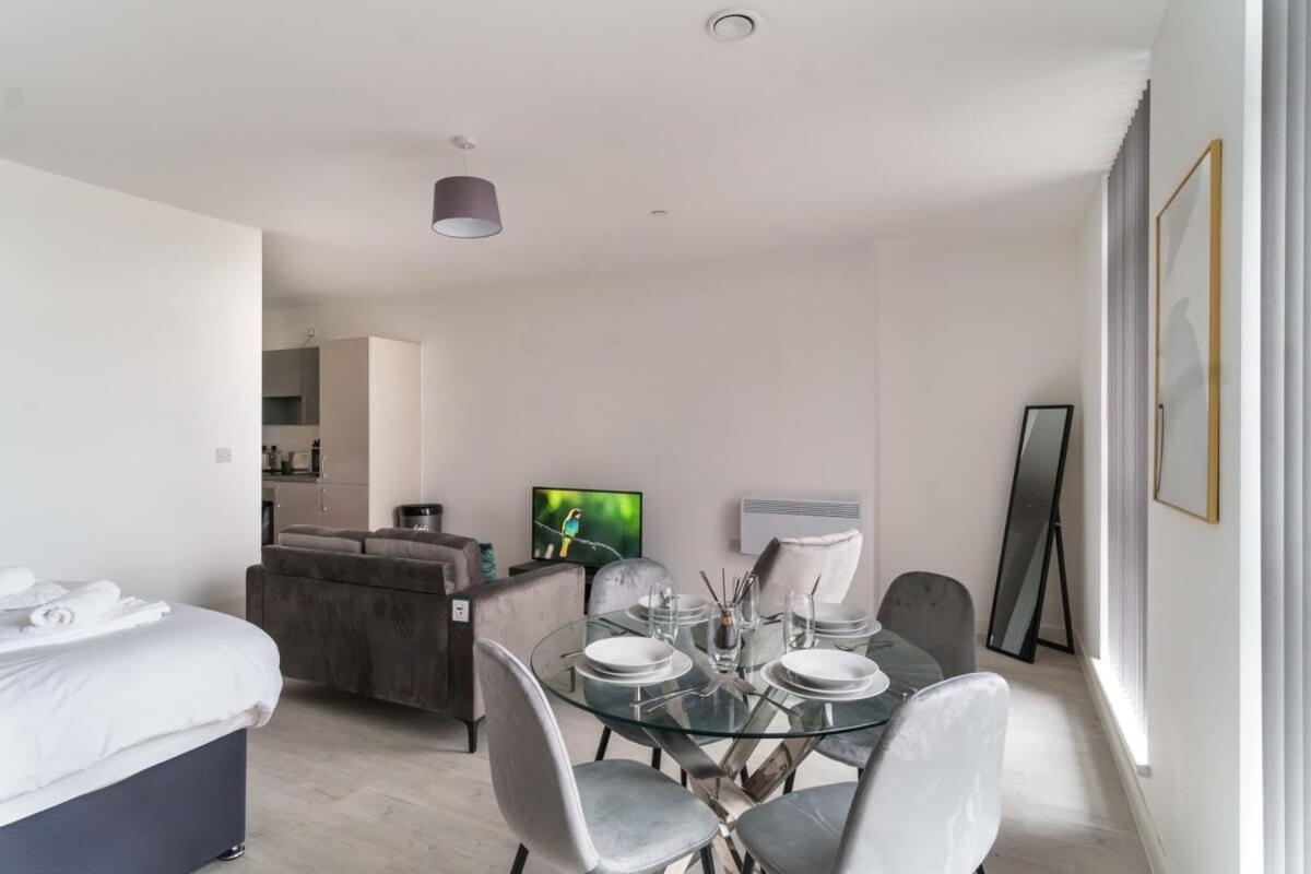 Modern Studio Apartment In Salford Great Views Manchester Luaran gambar