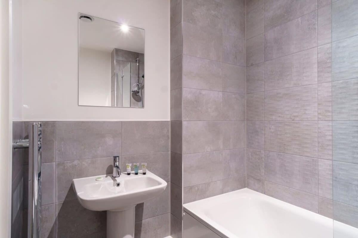 Modern Studio Apartment In Salford Great Views Manchester Luaran gambar