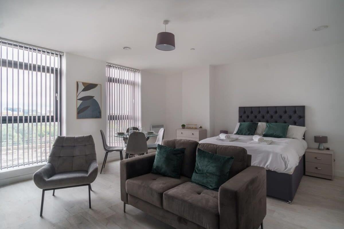 Modern Studio Apartment In Salford Great Views Manchester Luaran gambar